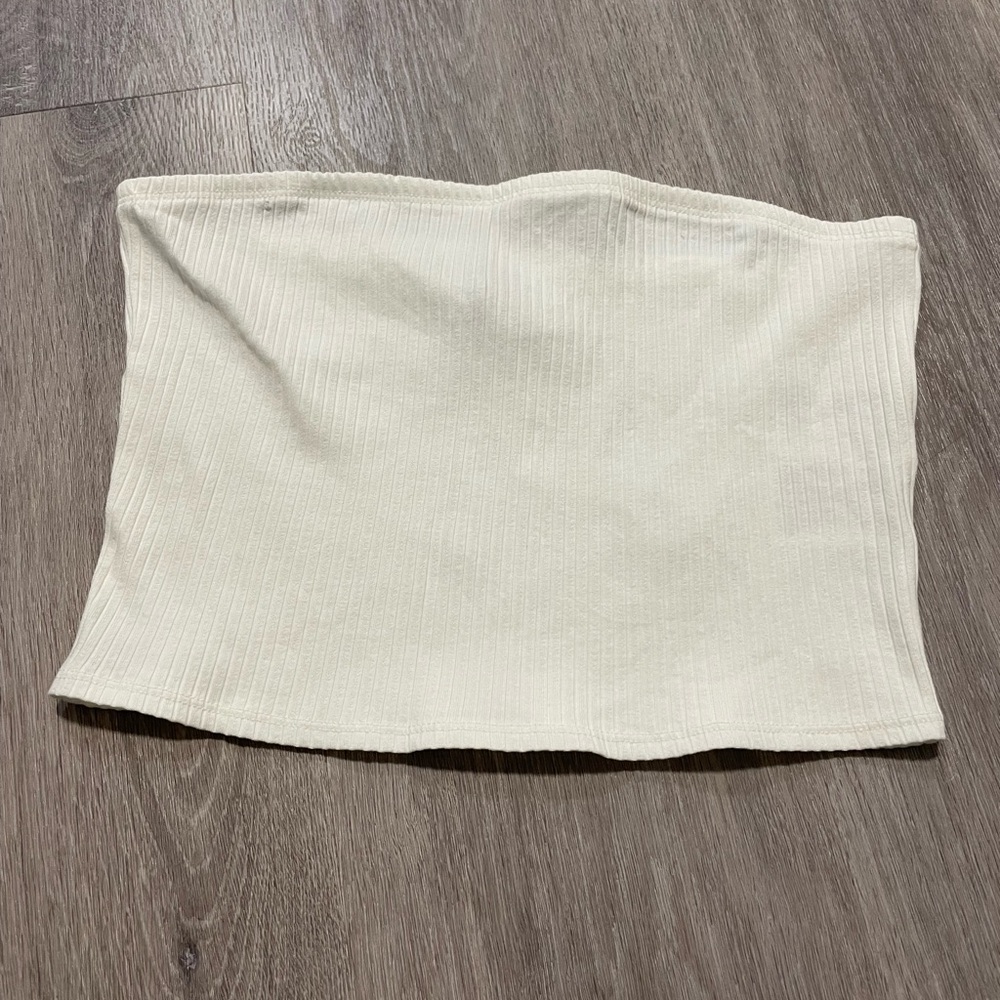86 H&M Cream Ribbed Knit Top